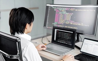 灌云 ,php声明和调用变量的符号是什么？